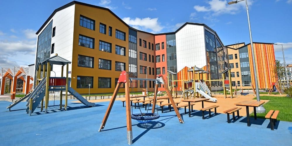 Наша компания приняла участие в строительстве самой большой в России школы